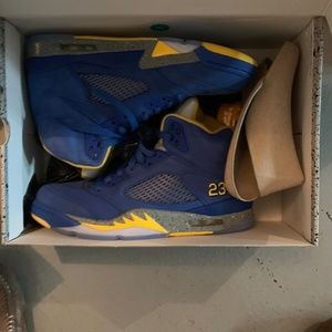 Nike Air Jordan 5 Laney size 9